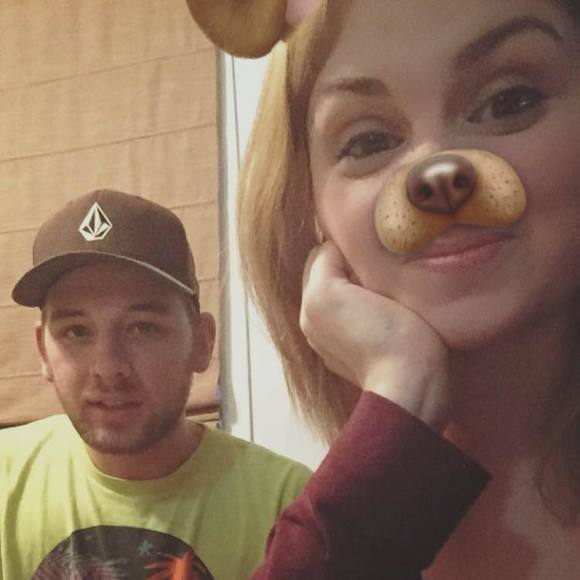 Meet your Posher, Courtney - Picture 1 of 1